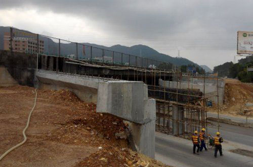  惠盐二标吊梁现场